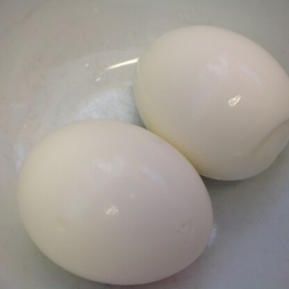 つるんと綺麗に美味しい半熟ゆで卵になりました(o^^o)